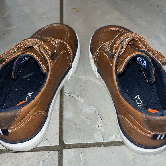 Náutica dress shoes 7c - Picture 3 of 3